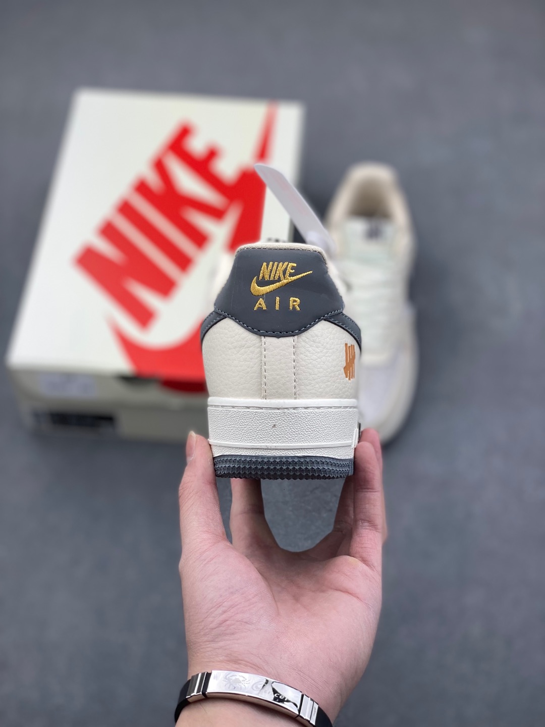 Nike Air Force 1 '07 Low UN 5 i1735240455020 511 0 3