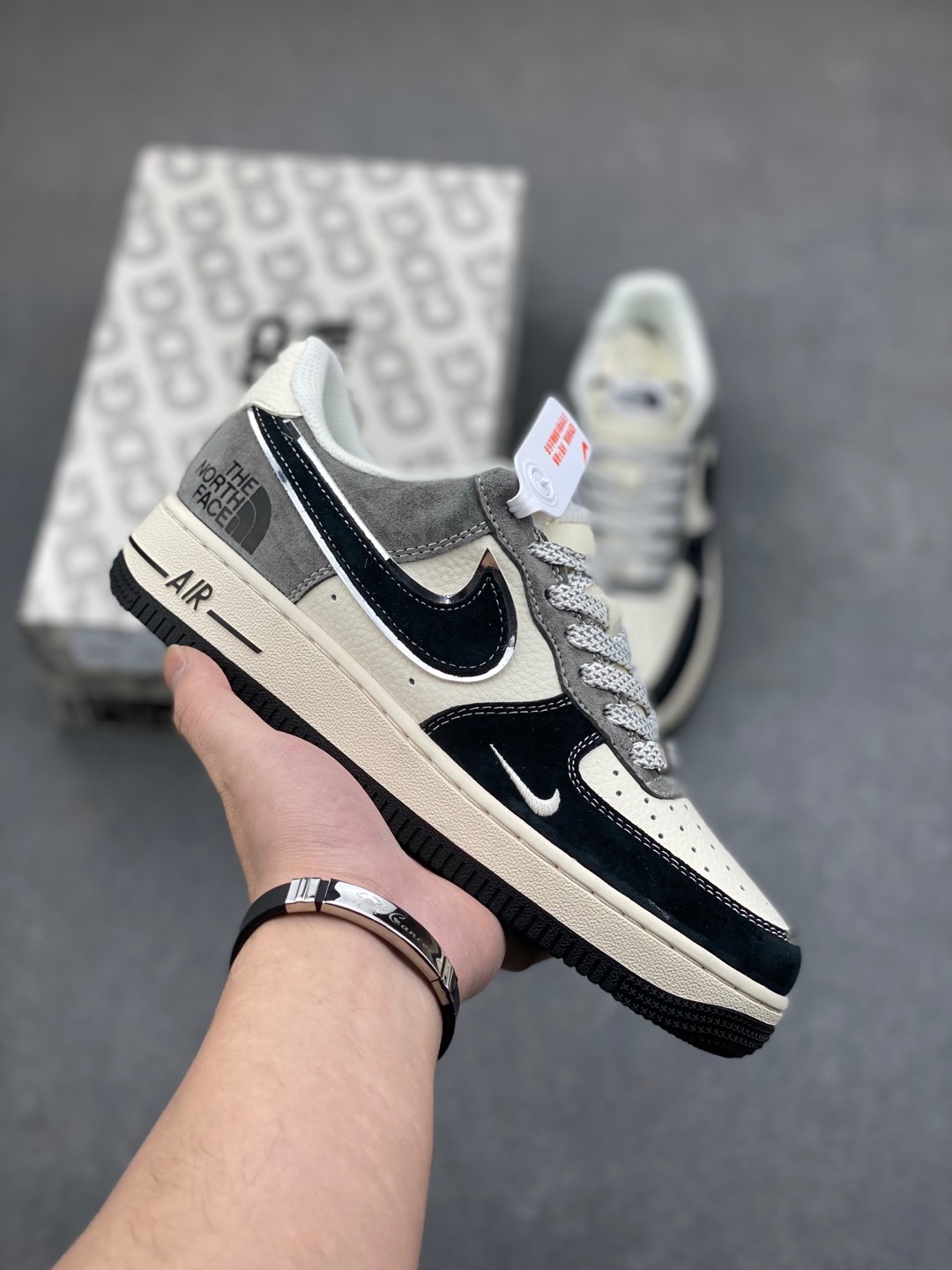 Nike Air Force 1 '07 Low The North Face Black/Grey Limited Edition 2 i1735240646821 8755 0 0