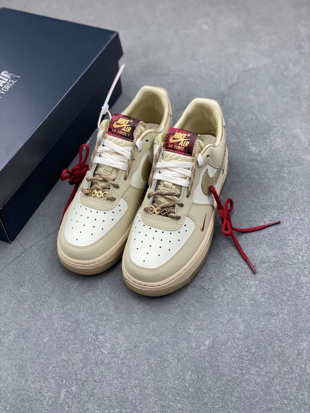 Nike Air Force 1 '07 Low Year of the Snake - Premium Comfort and Style 9 i1735241664100 9958 0 7