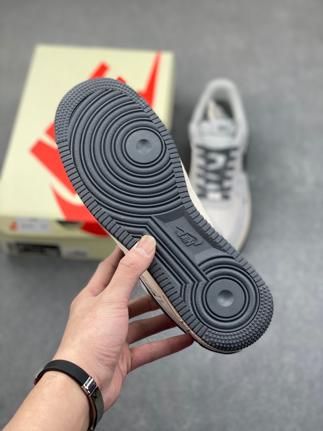 Nike Air Force 1 '07 Low Stussy - Grey Sneakers 7 i1735417008538 6739 0 5