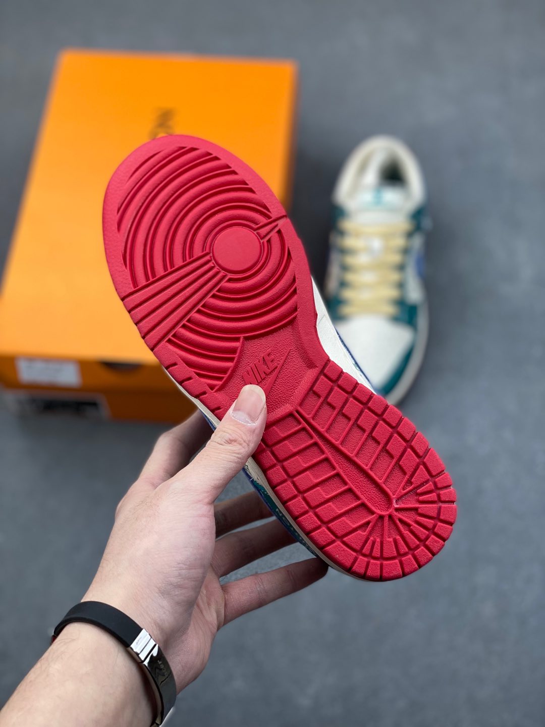 Nike Dunk Low Retro x Louis Vuitton Custom Sneakers - Limited Edition 7 i1735418650218 9240 0 5