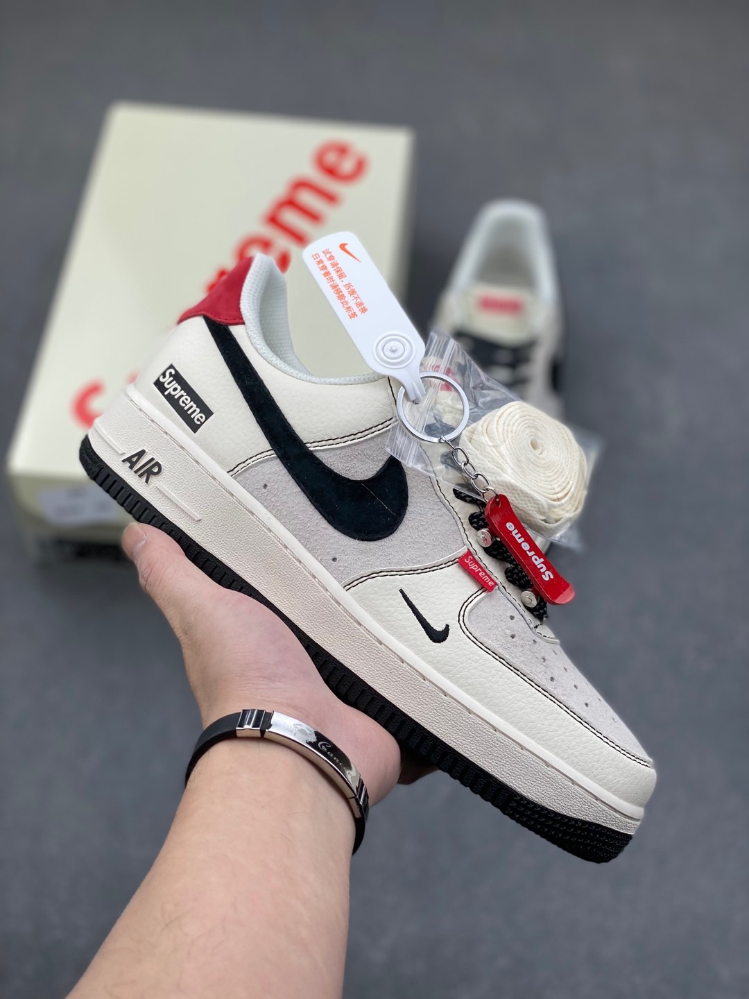 Nike Air Force 1 '07 Low Supreme Collab Sneakers - Limited Edition 2 i1735503984643 255 0 0