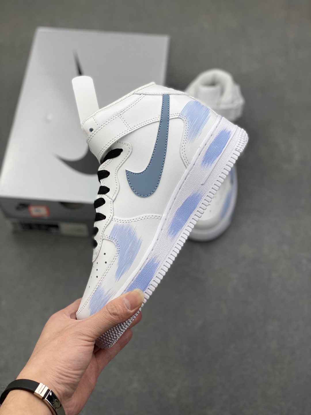 Nike Air Force 1 '07 Low Custom White/Purple Spray Paint Design 4 i1735504180461 9257 0 2
