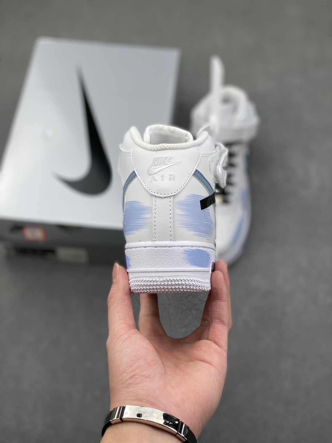 Nike Air Force 1 '07 Low Custom White/Purple Spray Paint Design 5 i1735504181021 1747 0 3