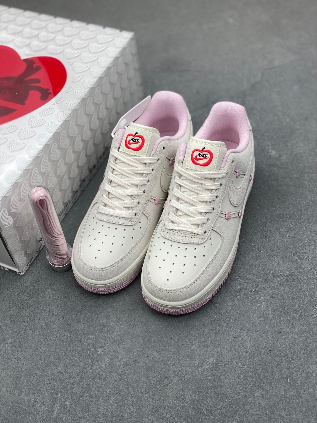 Nike Air Force 1 '07 Low Casual Sneakers - White/Pink, All-Day Comfort 9 i1735504395840 3560 0 7