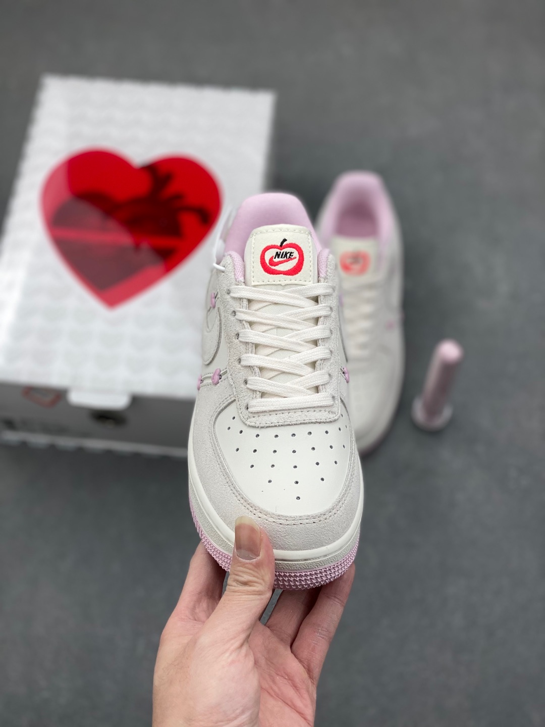 Nike Air Force 1 '07 Low Casual Sneakers - White/Pink, All-Day Comfort 3 i1735504396817 4713 0 1