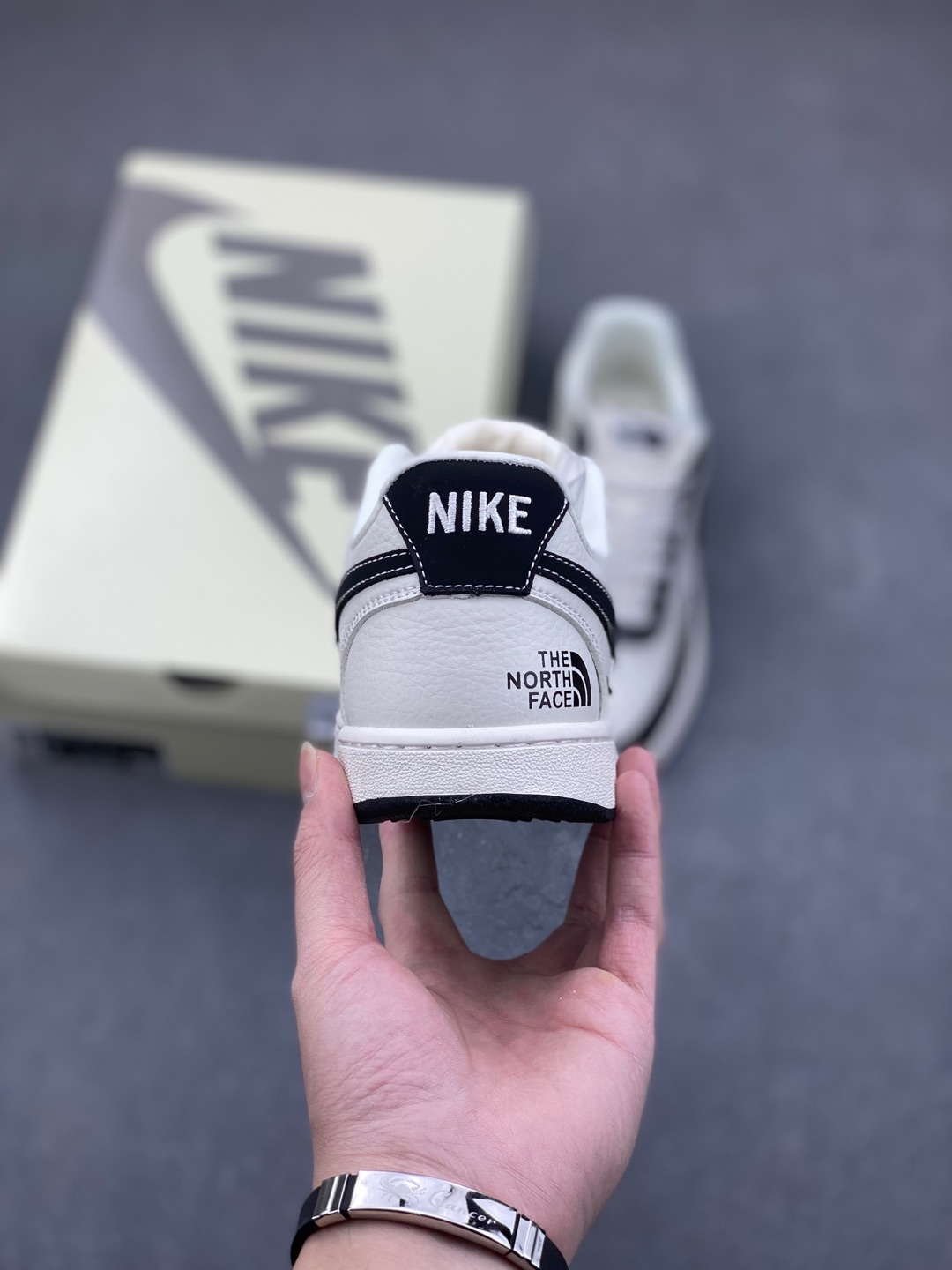 Nike Ebernon Low PRM: Breathable, Versatile Sneakers for Everyday Style & Comfort 5 i1735504437913 3425 0 3