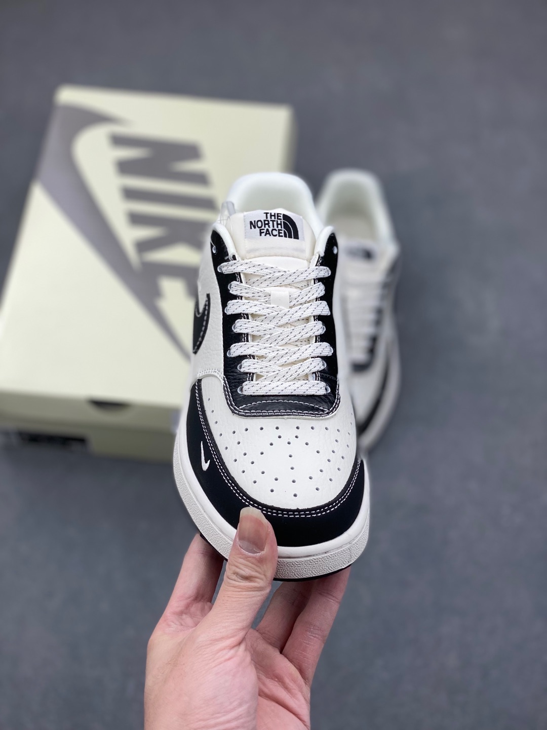 Nike Ebernon Low PRM: Breathable, Versatile Sneakers for Everyday Style & Comfort 3 i1735504439055 266 0 1