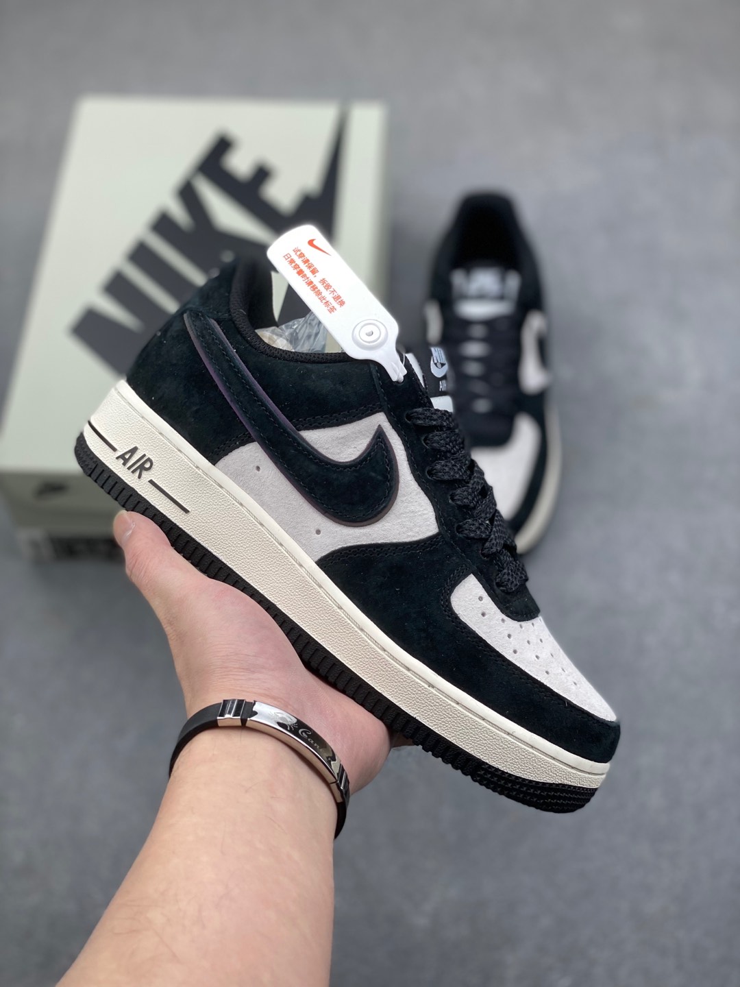 Nike Air Force 1 Black and White Athletic Shoes - MX0820-502 2 i1735589929813 1960 0 0
