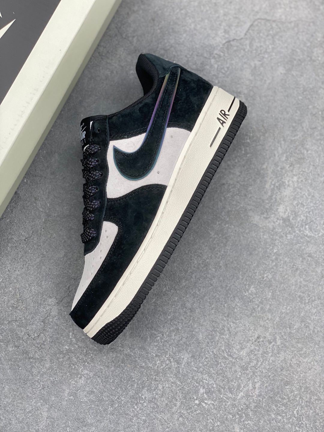 Nike Air Force 1 Black and White Athletic Shoes - MX0820-502 8 i1735589929813 2773 0 6