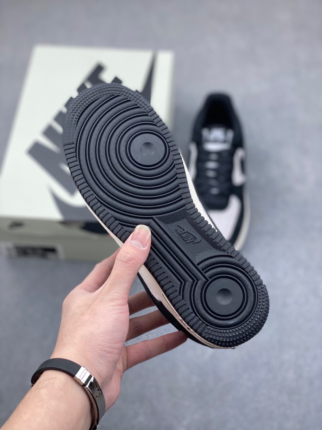 Nike Air Force 1 Black and White Athletic Shoes - MX0820-502 7 i1735589929813 7848 0 5