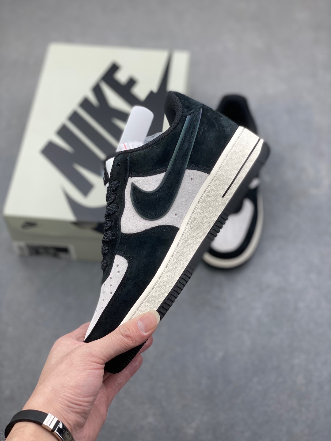 Nike Air Force 1 Black and White Athletic Shoes - MX0820-502 4 i1735589929814 3925 0 2