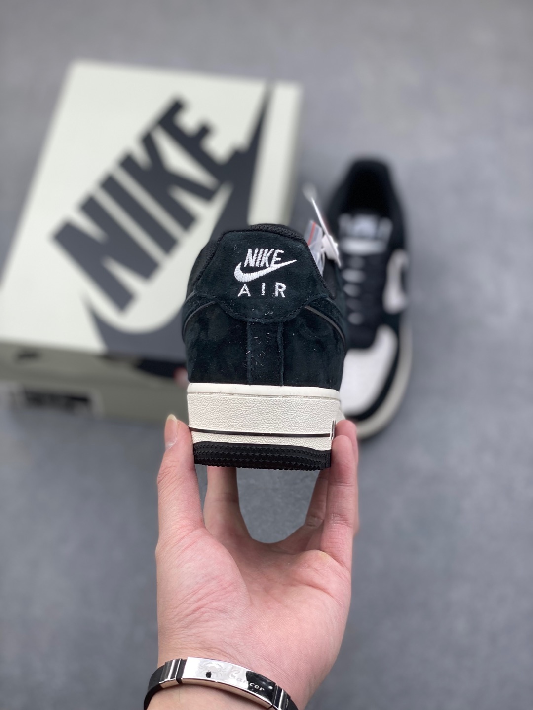 Nike Air Force 1 Black and White Athletic Shoes - MX0820-502 5 i1735589929814 9958 0 3