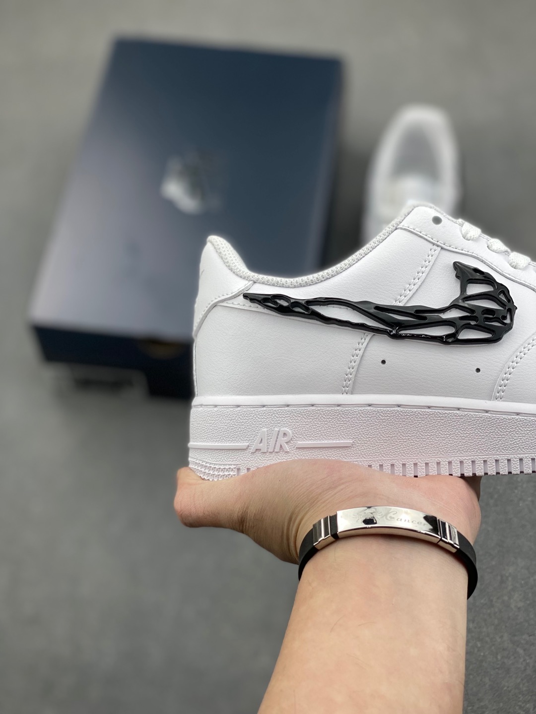 Nike Air Force 1 Low White Black Casual Sneakers IF1686-101 6 i1735590220466 1400 0 4