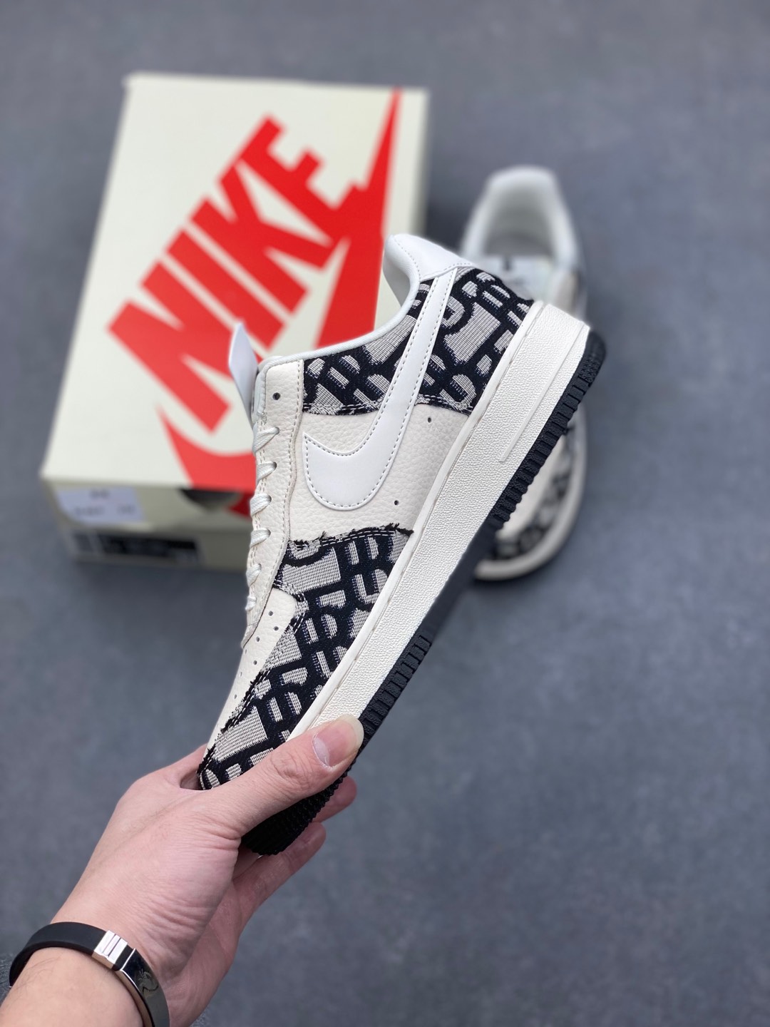 Nike Air Force 1 '07 Low "Dior" Black Pattern Sneakers Limited Edition 4 i1735590438839 3938 0 2