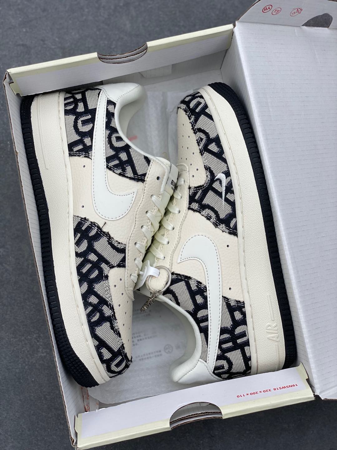 Nike Air Force 1 '07 Low "Dior" Black Pattern Sneakers Limited Edition 10 i1735590439289 439 0 8