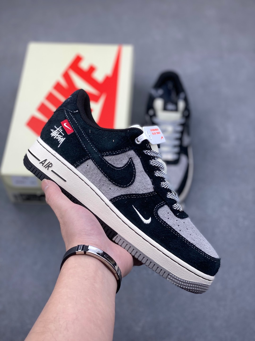 Nike Air Force 1 '07 Low Stussy Collab Black/Grey, Limited Edition Shoes 2 i1735590486003 7732 0 0