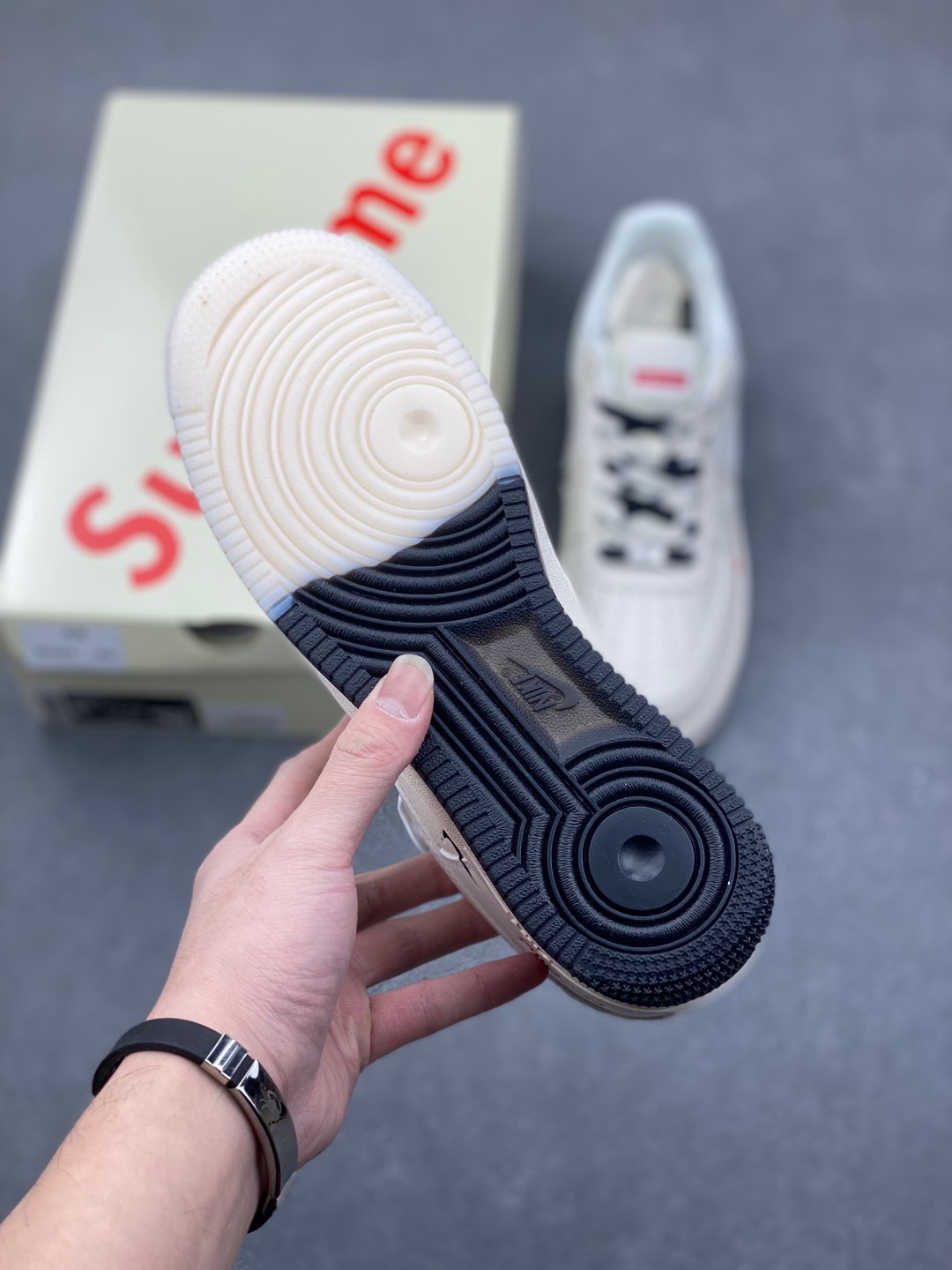Nike Air Force 1 '07 Low Supreme Collab Sneakers - Style & Comfort 7 i1735590573482 5398 0 5