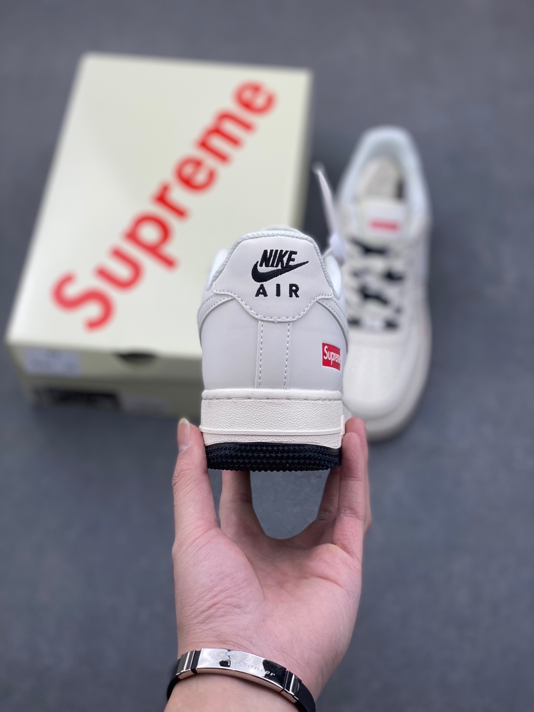 Nike Air Force 1 '07 Low Supreme Collab Sneakers - Style & Comfort 5 i1735590573741 5983 0 3