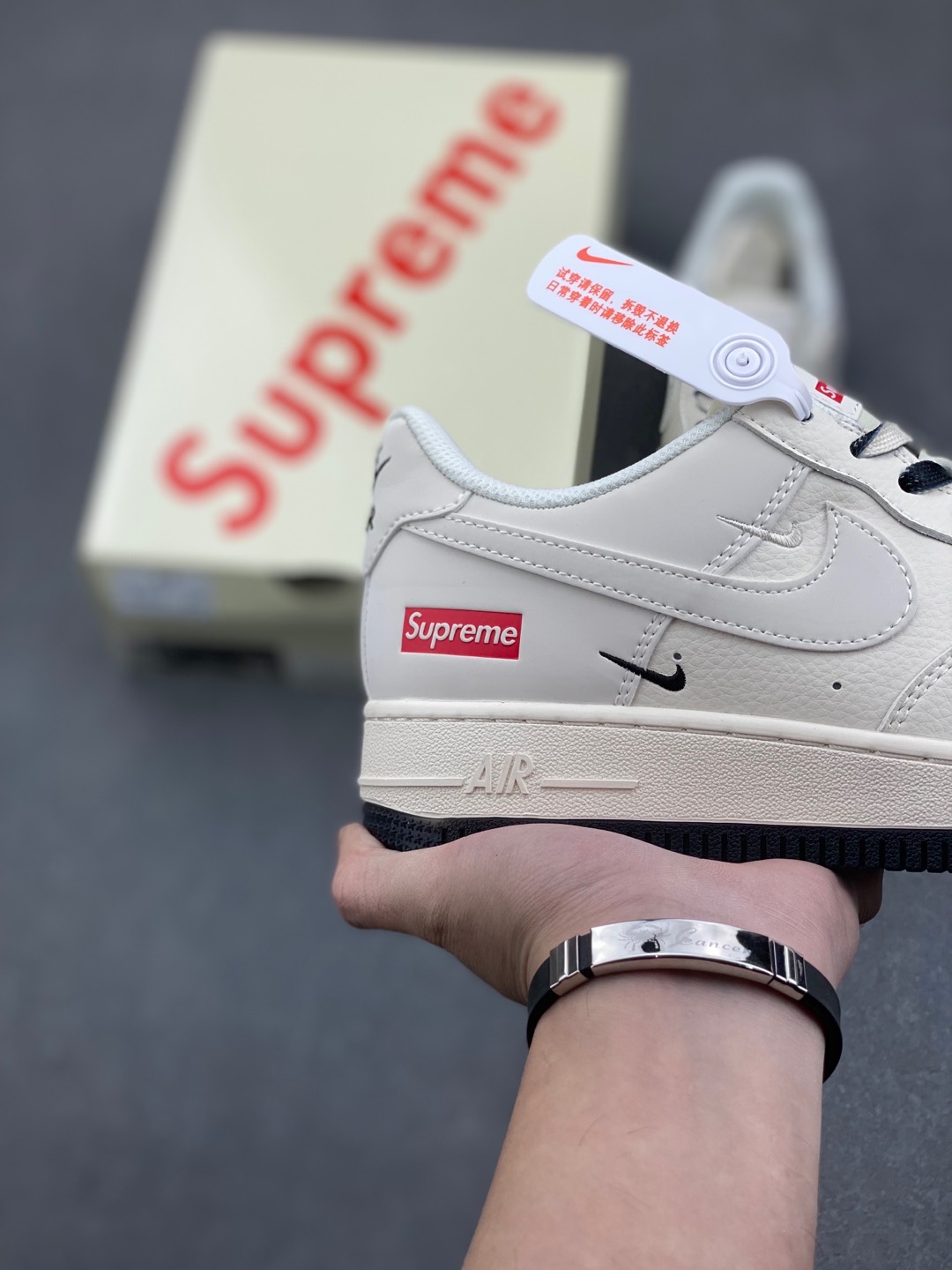 Nike Air Force 1 '07 Low Supreme Collab Sneakers - Style & Comfort 6 i1735590573924 3264 0 4