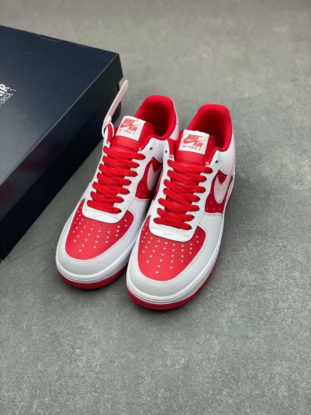 Nike Air Force 1 Low Valentine's Day White/Red Fashion Sneakers 9 i1735666570597 7852 0 7