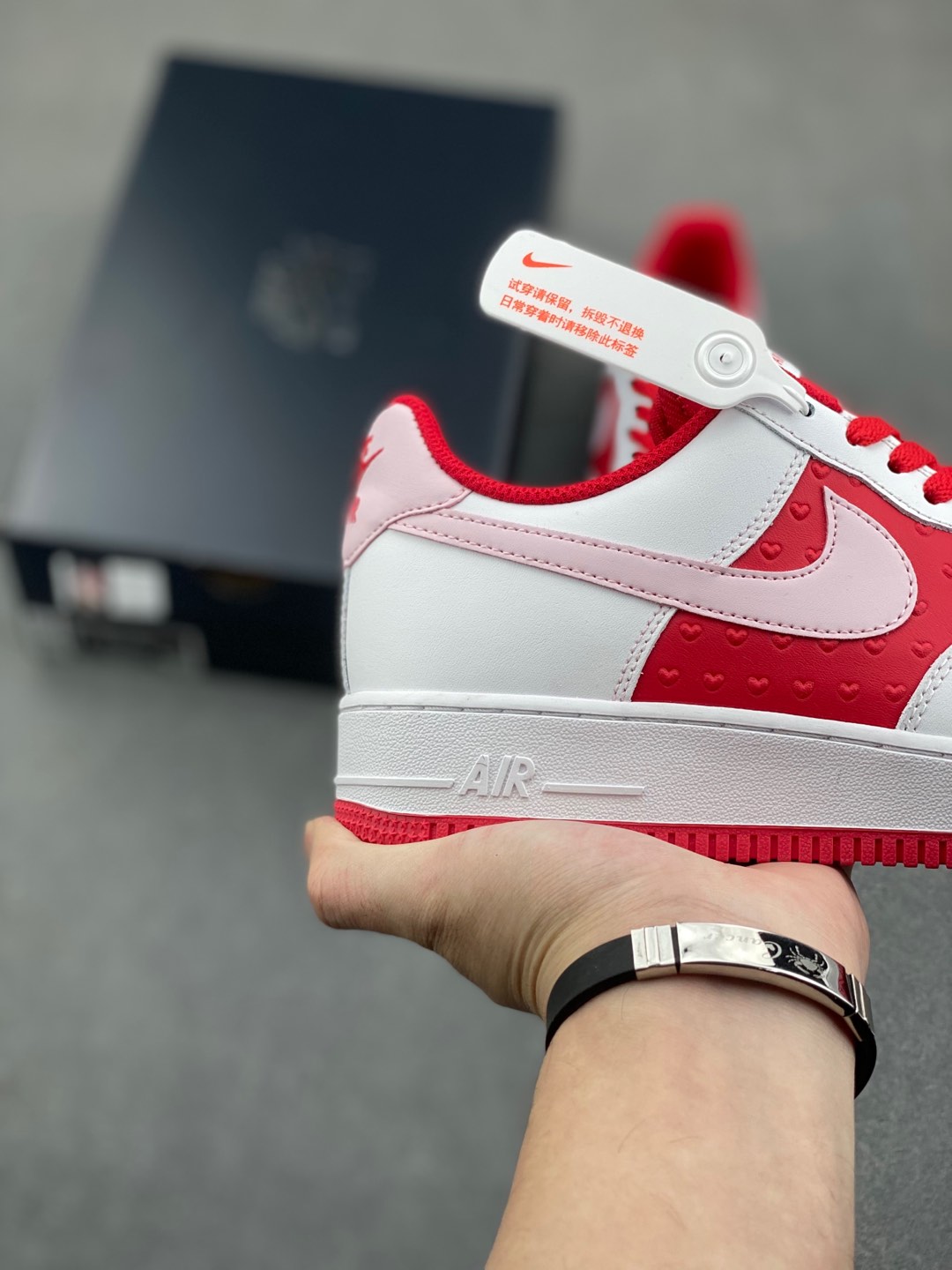 Nike Air Force 1 Low Valentine's Day White/Red Fashion Sneakers 6 i1735666570597 8428 0 4