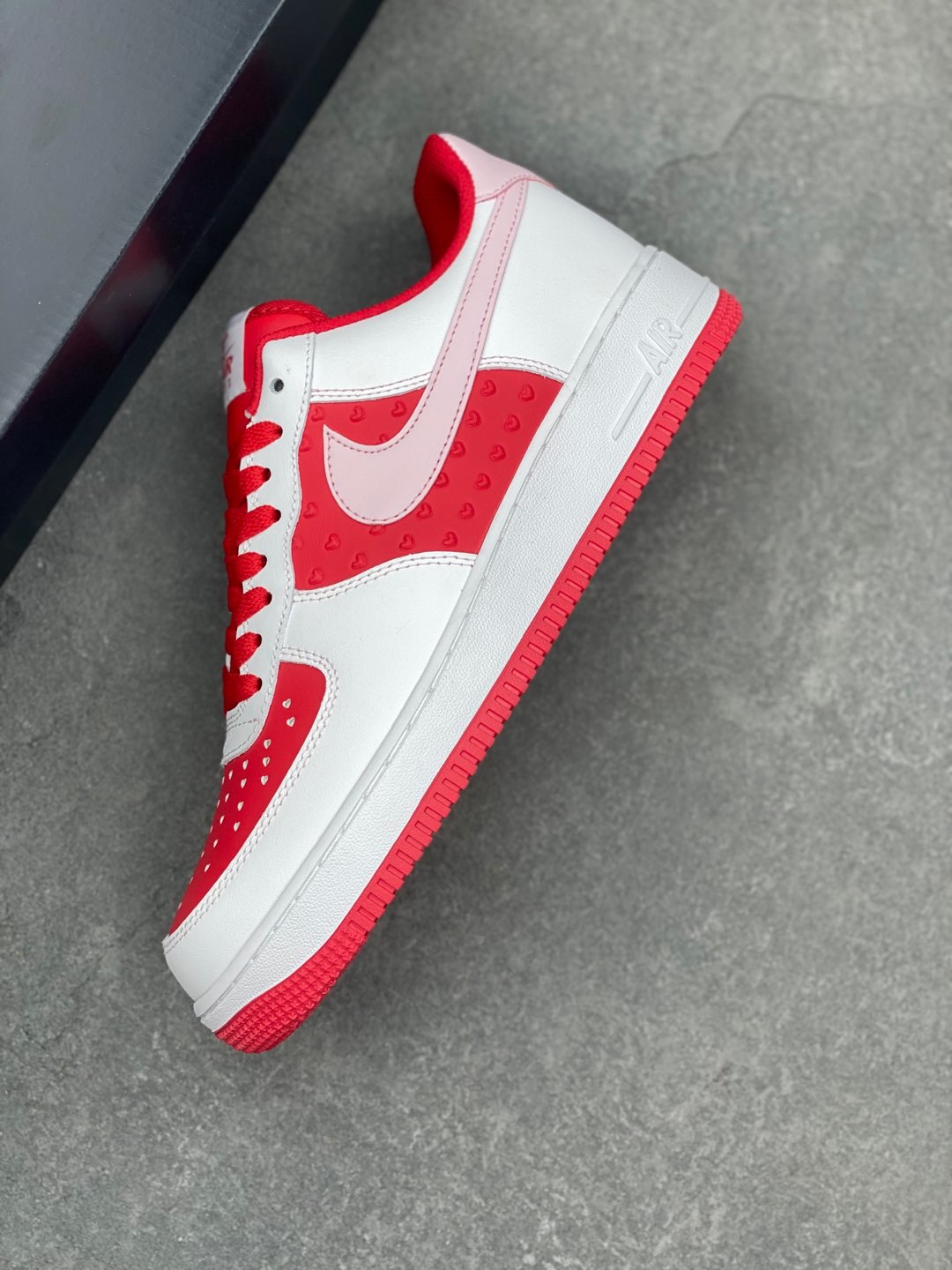 Nike Air Force 1 Low Valentine's Day White/Red Fashion Sneakers 8 i1735666570597 9052 0 6