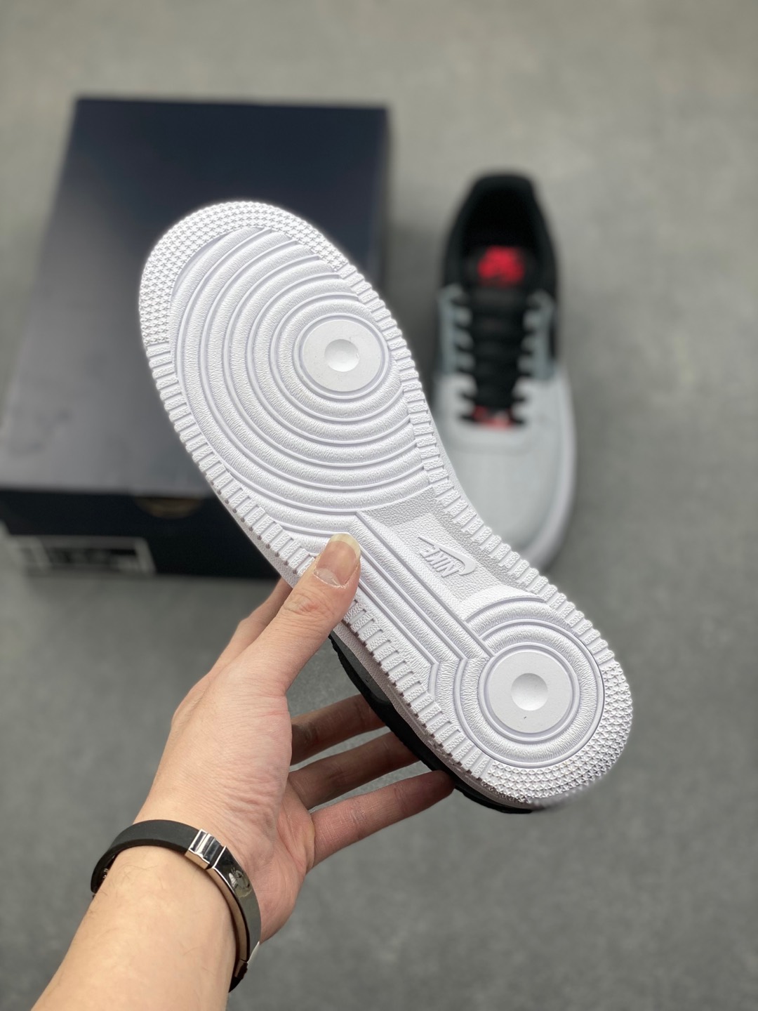 Nike Air Force 1 '07 Low-Top Sneakers - Versatile & Stylish 7 i1735666730810 6261 0 5