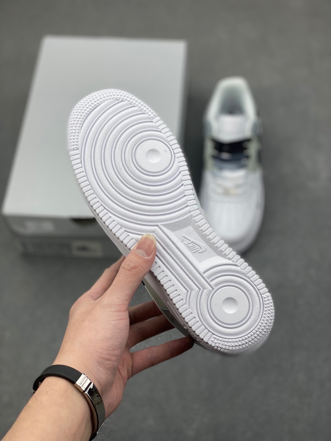 Nike Air Force 1 '07: Versatile Low-Top Sneakers for Everyday Style and Comfort 7 i1735666842121 5323 0 5