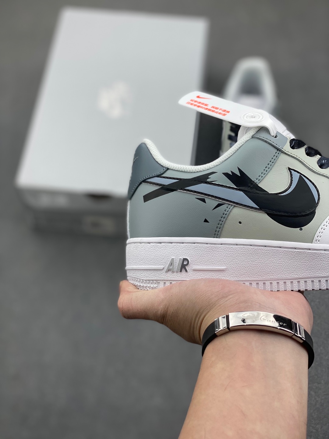 Nike Air Force 1 '07: Versatile Low-Top Sneakers for Everyday Style and Comfort 6 i1735666842687 4330 0 4