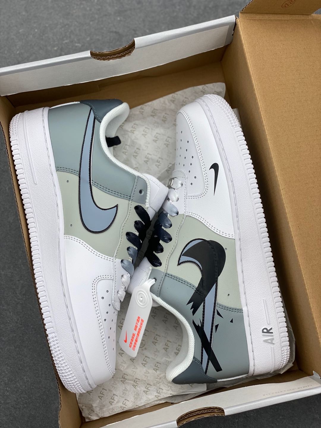 Nike Air Force 1 '07: Versatile Low-Top Sneakers for Everyday Style and Comfort 10 i1735666842852 2793 0 8