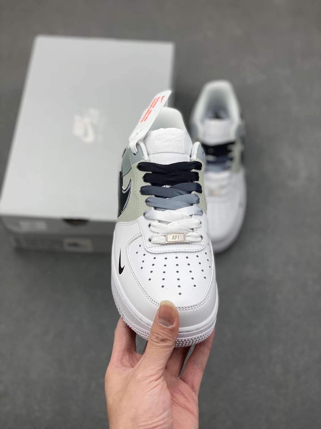Nike Air Force 1 '07: Versatile Low-Top Sneakers for Everyday Style and Comfort 3 i1735666842990 1115 0 1