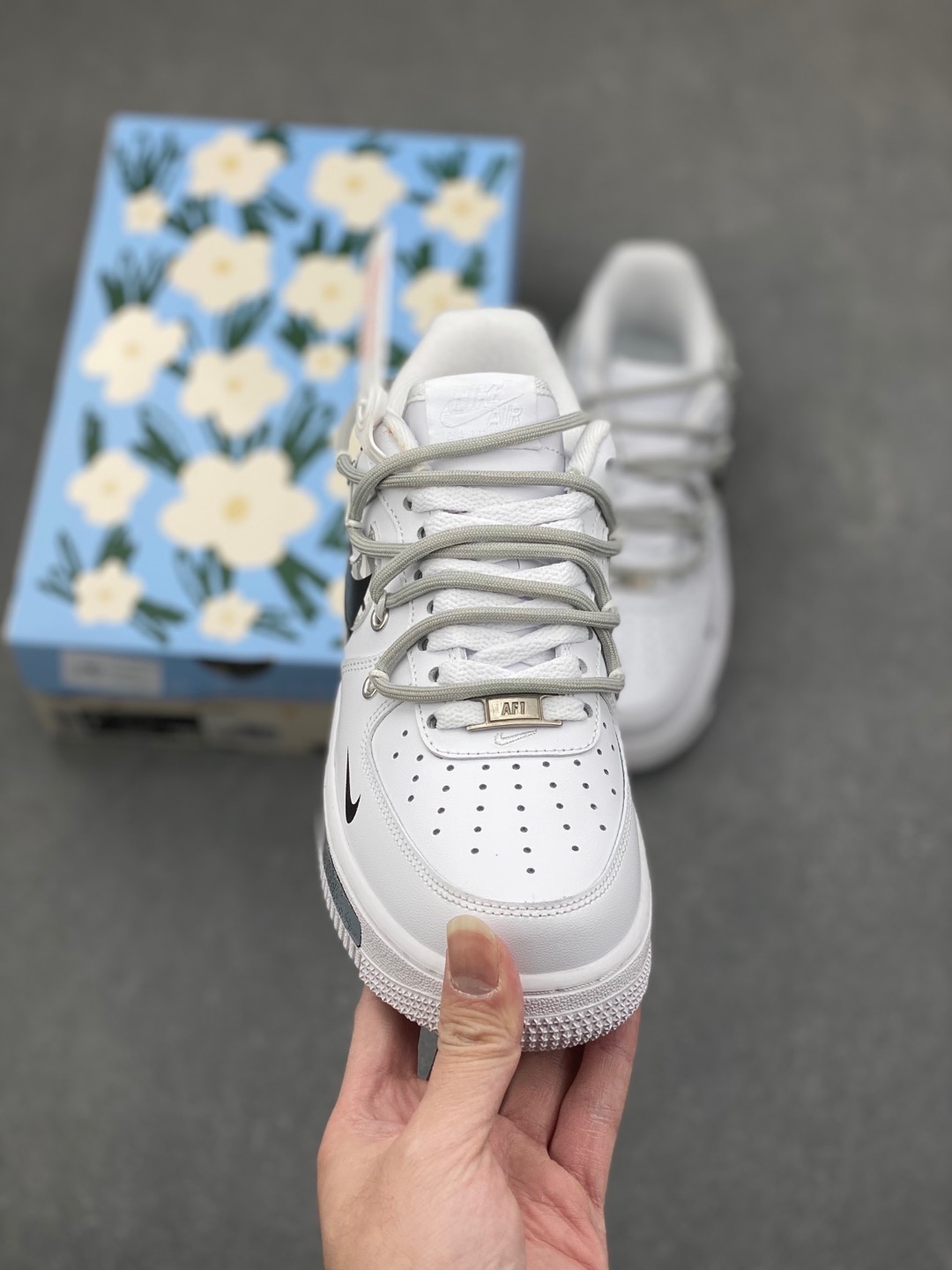 Supreme x Nike Air Force 1 Low Custom 'Broken Swoosh' Sneakers 3 i1735666962825 1303 0 1