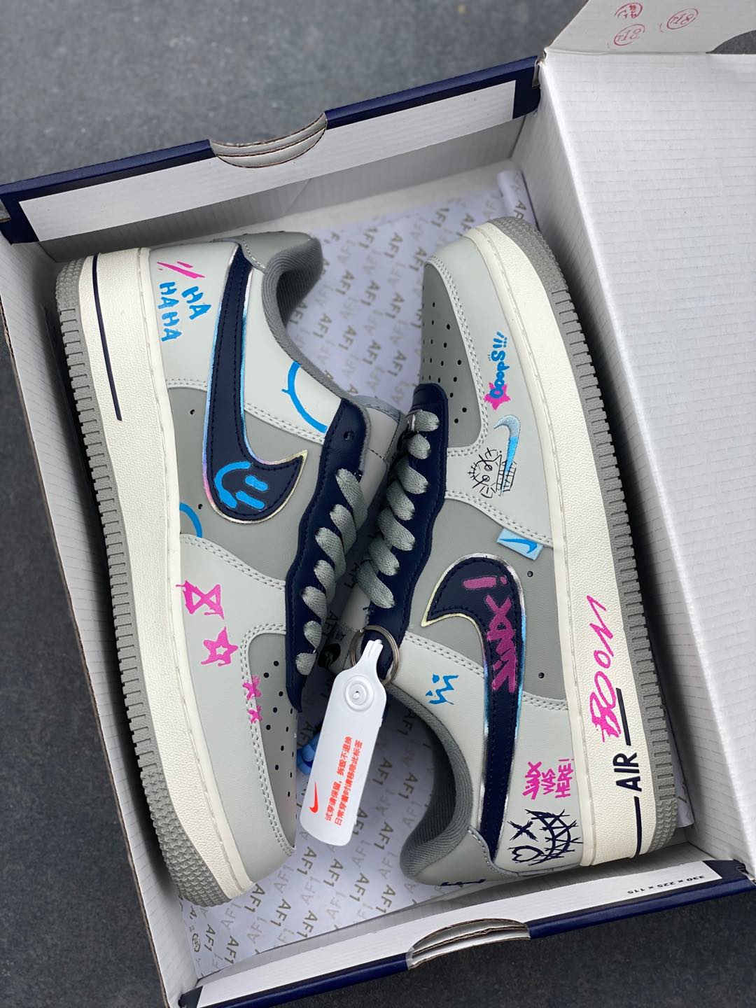 Nike Air Force 1 '07 Low Graffiti Sneakers - Limited Edition Style 10 i1735667475338 1489 0 8