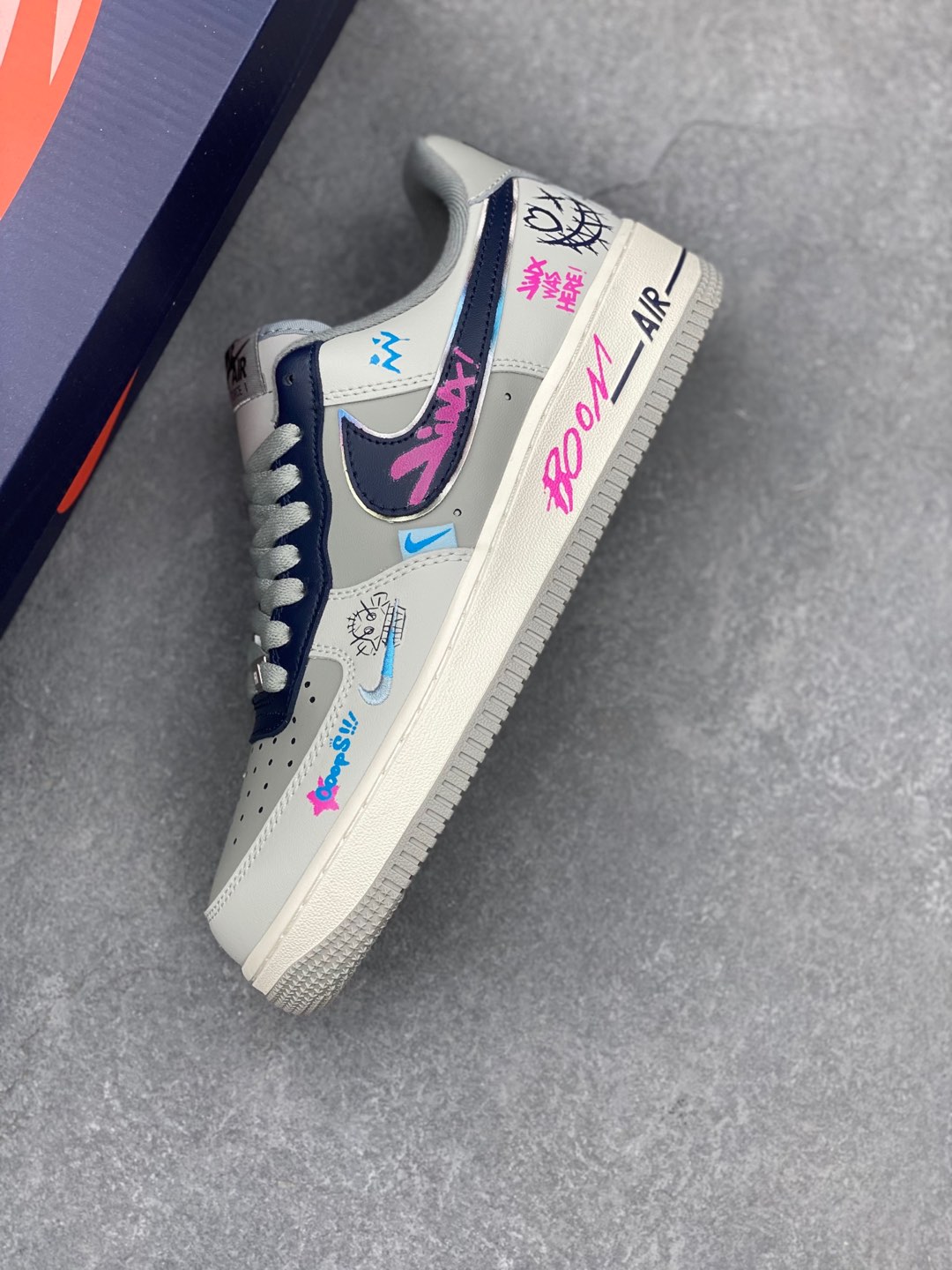Nike Air Force 1 '07 Low Graffiti Sneakers - Limited Edition Style 8 i1735667475933 2391 0 6