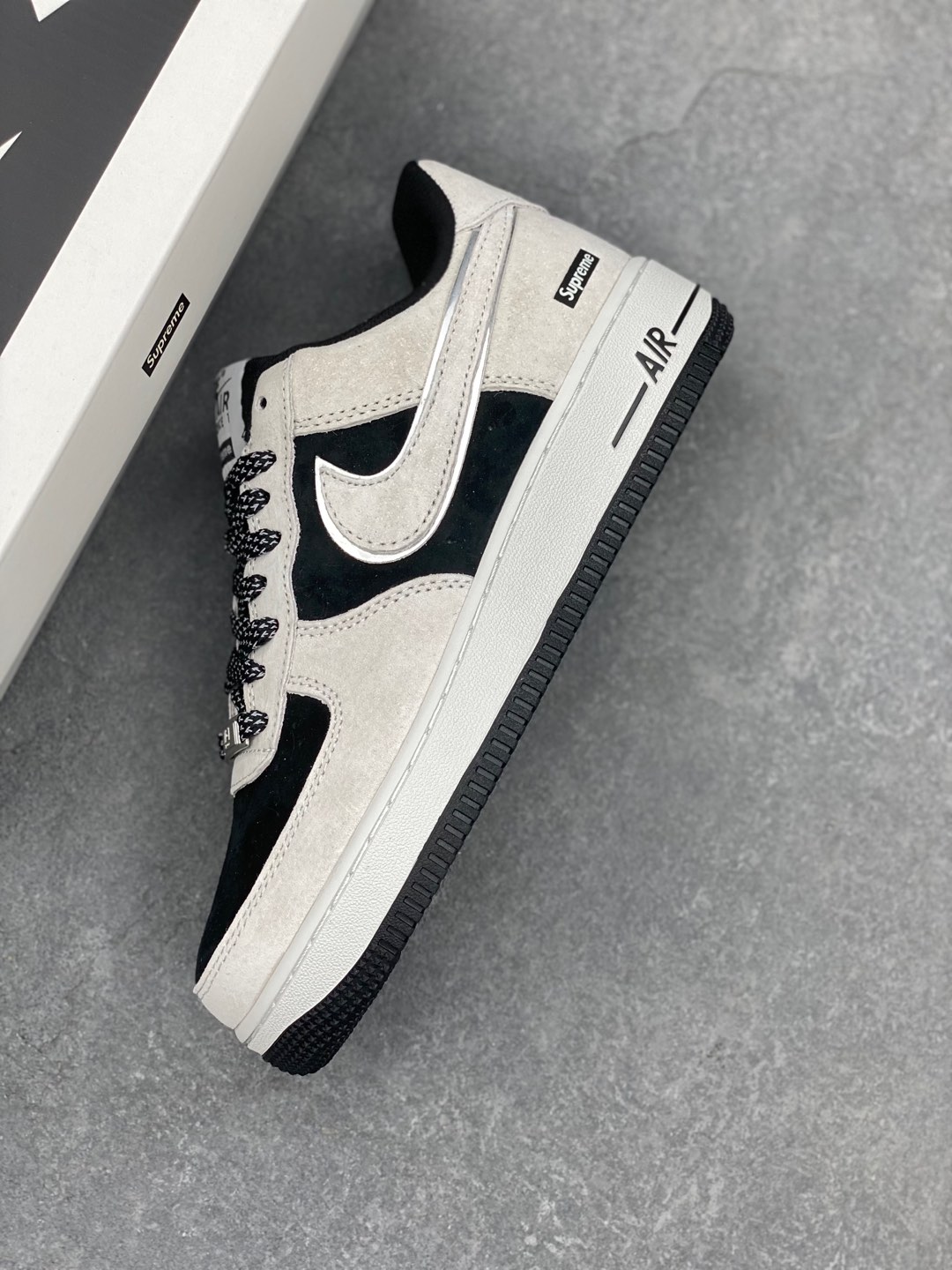 Nike Air Force 1 '07 Low Supreme Collab Sneakers - Gray/Black - Limited Edition 8 i1735667637807 7608 0 6