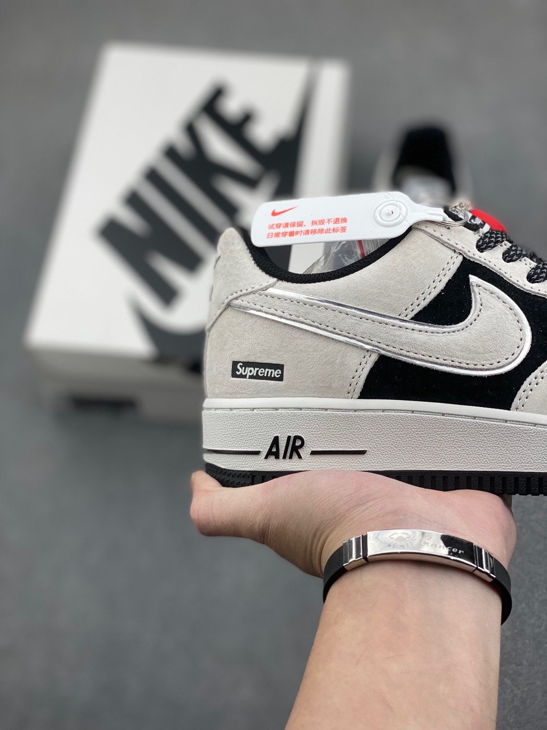 Nike Air Force 1 '07 Low Supreme Collab Sneakers - Gray/Black - Limited Edition 6 i1735667637945 7718 0 4