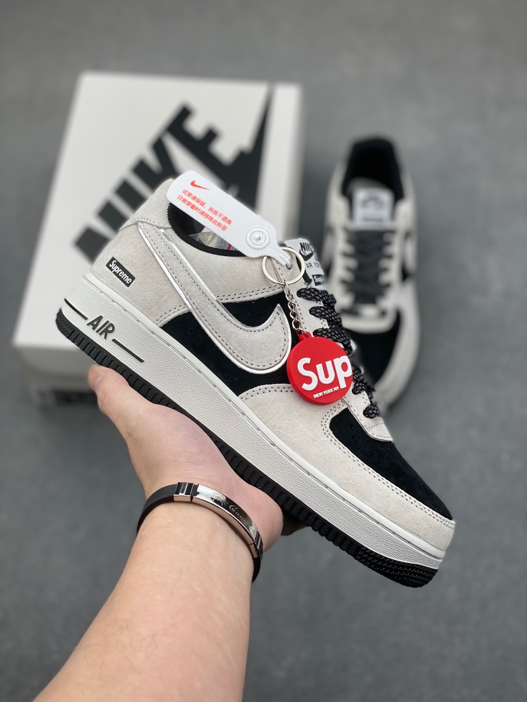 Nike Air Force 1 '07 Low Supreme Collab Sneakers - Gray/Black - Limited Edition 2 i1735667638081 5070 0 0