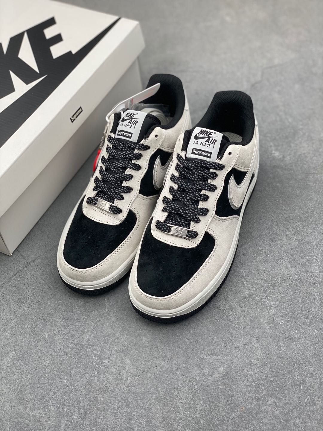 Nike Air Force 1 '07 Low Supreme Collab Sneakers - Gray/Black - Limited Edition 9 i1735667638244 1154 0 7