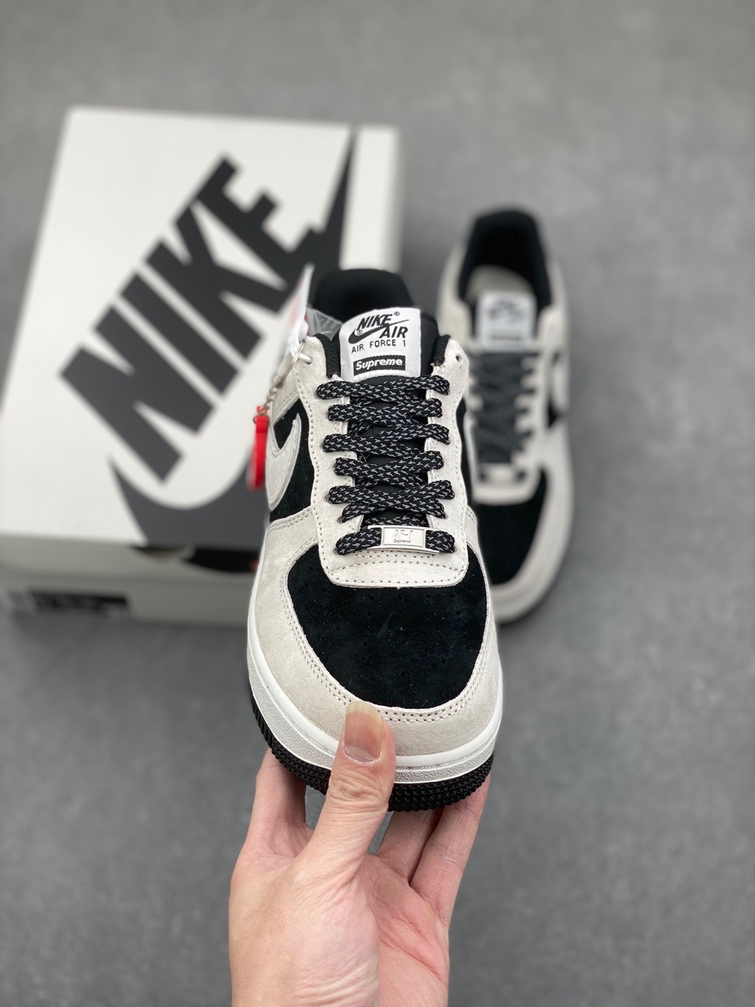 Nike Air Force 1 '07 Low Supreme Collab Sneakers - Gray/Black - Limited Edition 3 i1735667638517 5955 0 1