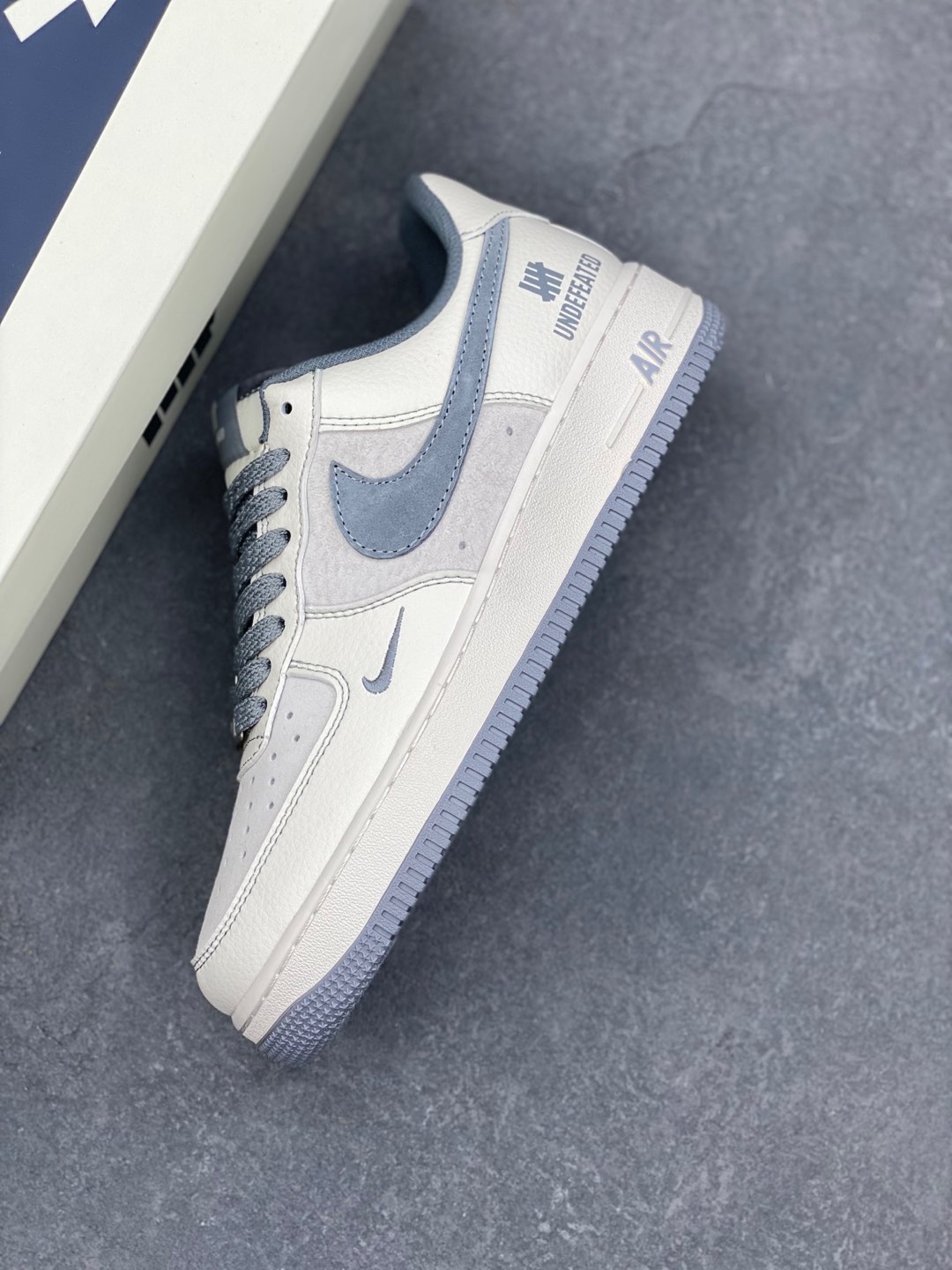 Nike Air Force 1 Low UN Undefeated Collaboration Pigalle Grey Sneakers 8 i1735667864676 2469 0 6