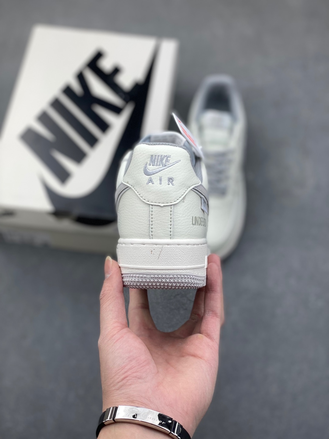 Undefeated x Nike Air Force 1 Low White/Grey Limited Edition Sneakers 5 i1735668548963 8741 0 3