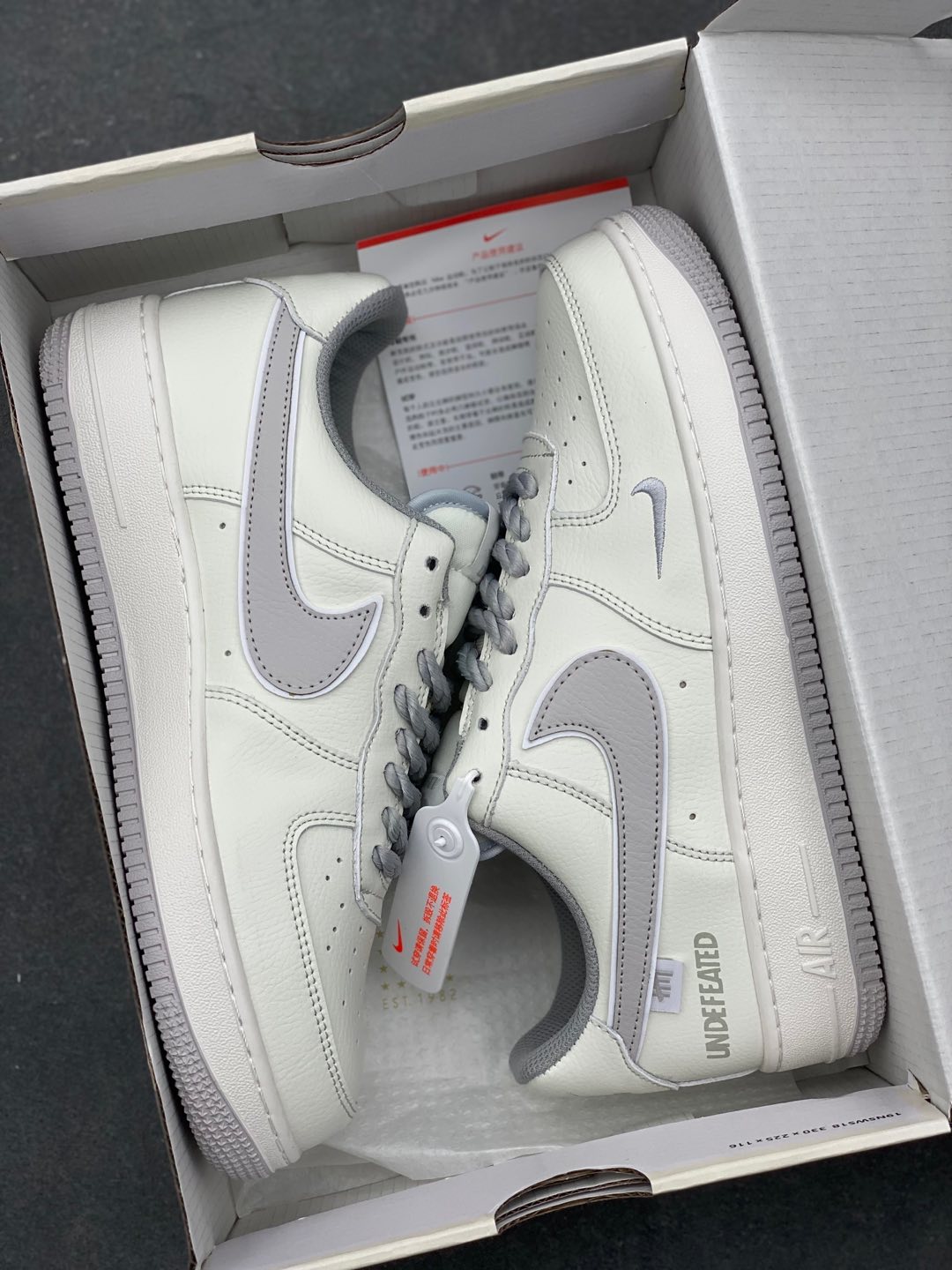 Undefeated x Nike Air Force 1 Low White/Grey Limited Edition Sneakers 10 i1735668549685 8147 0 8