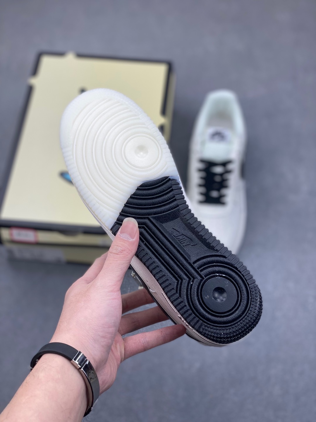Undefeated x Nike Air Force 1 Low Custom Leather Sneakers 7 i1735668717675 5228 0 5