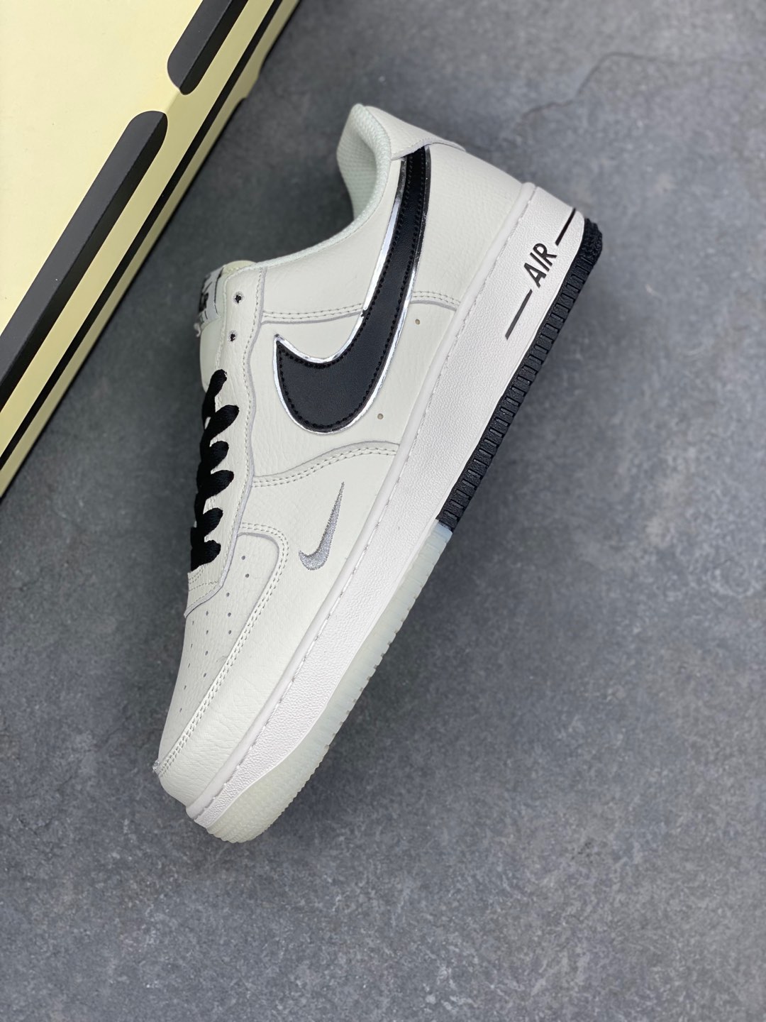 Undefeated x Nike Air Force 1 Low Custom Leather Sneakers 8 i1735668718078 9210 0 6