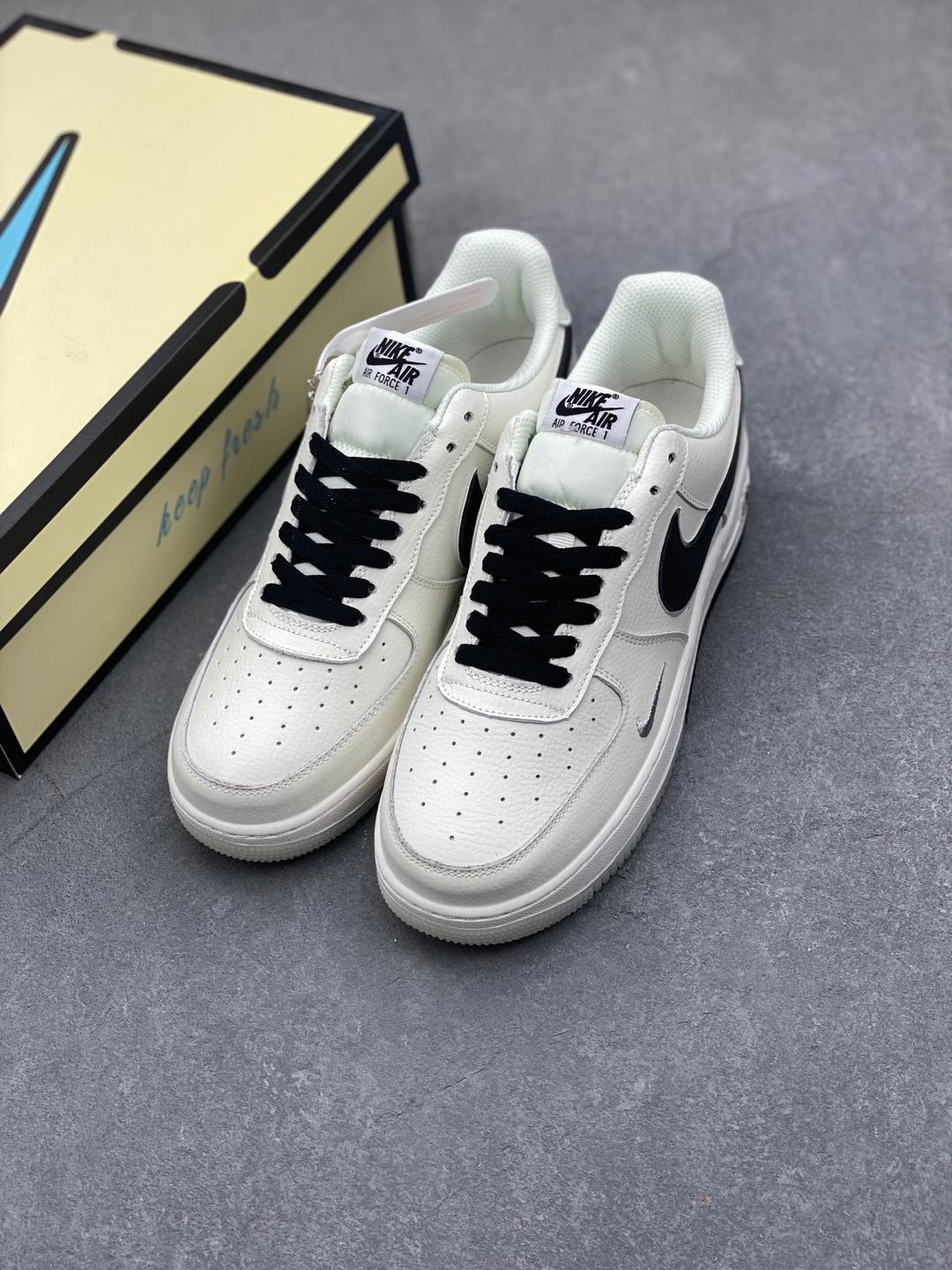 Undefeated x Nike Air Force 1 Low Custom Leather Sneakers 9 i1735668718507 9755 0 7