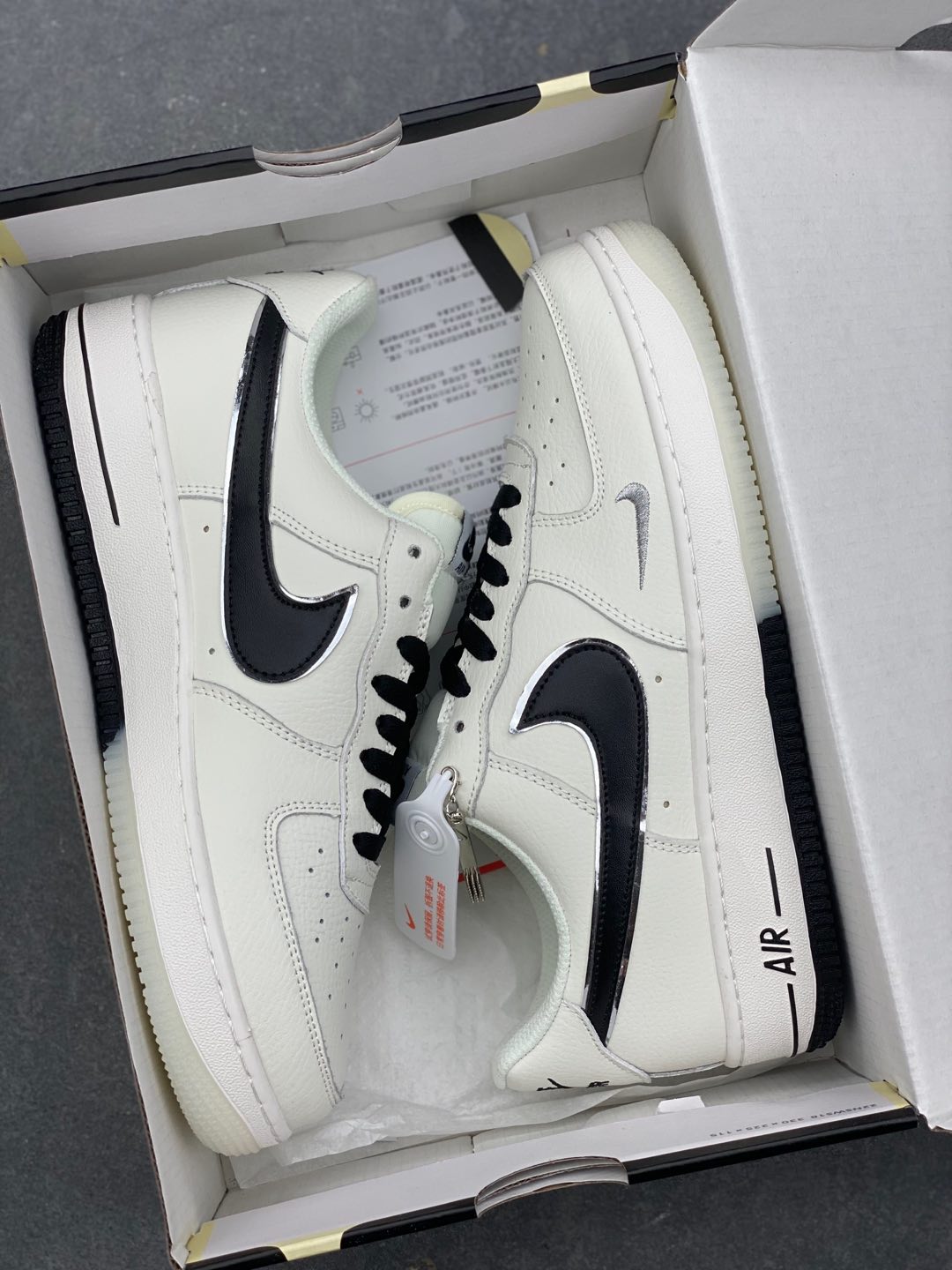 Undefeated x Nike Air Force 1 Low Custom Leather Sneakers 10 i1735668718801 1472 0 8