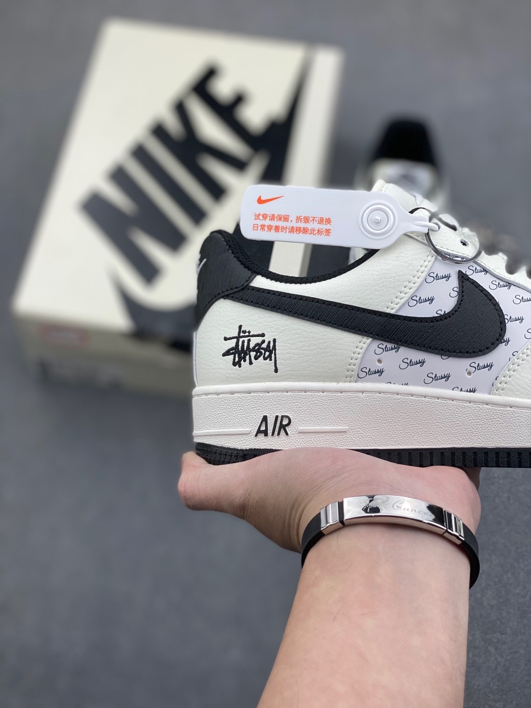 Undefeated x Nike Air Force 1 Low Casual Sneakers - Limited Edition 6 i1735668831428 2665 0 4