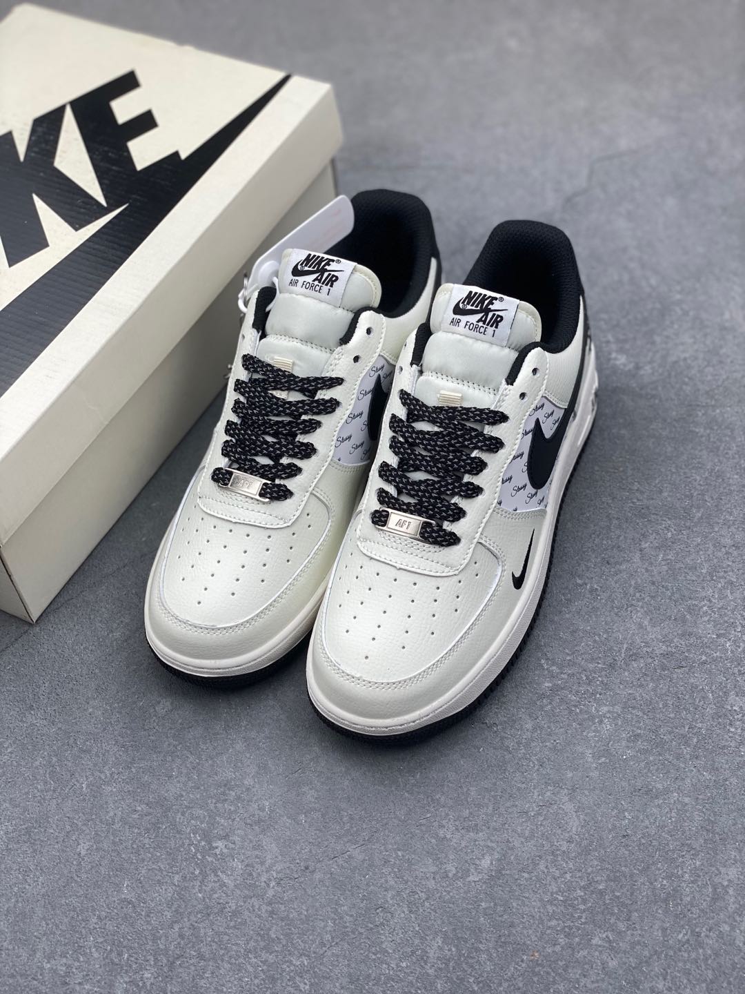 Undefeated x Nike Air Force 1 Low Casual Sneakers - Limited Edition 9 i1735668831429 1505 0 7