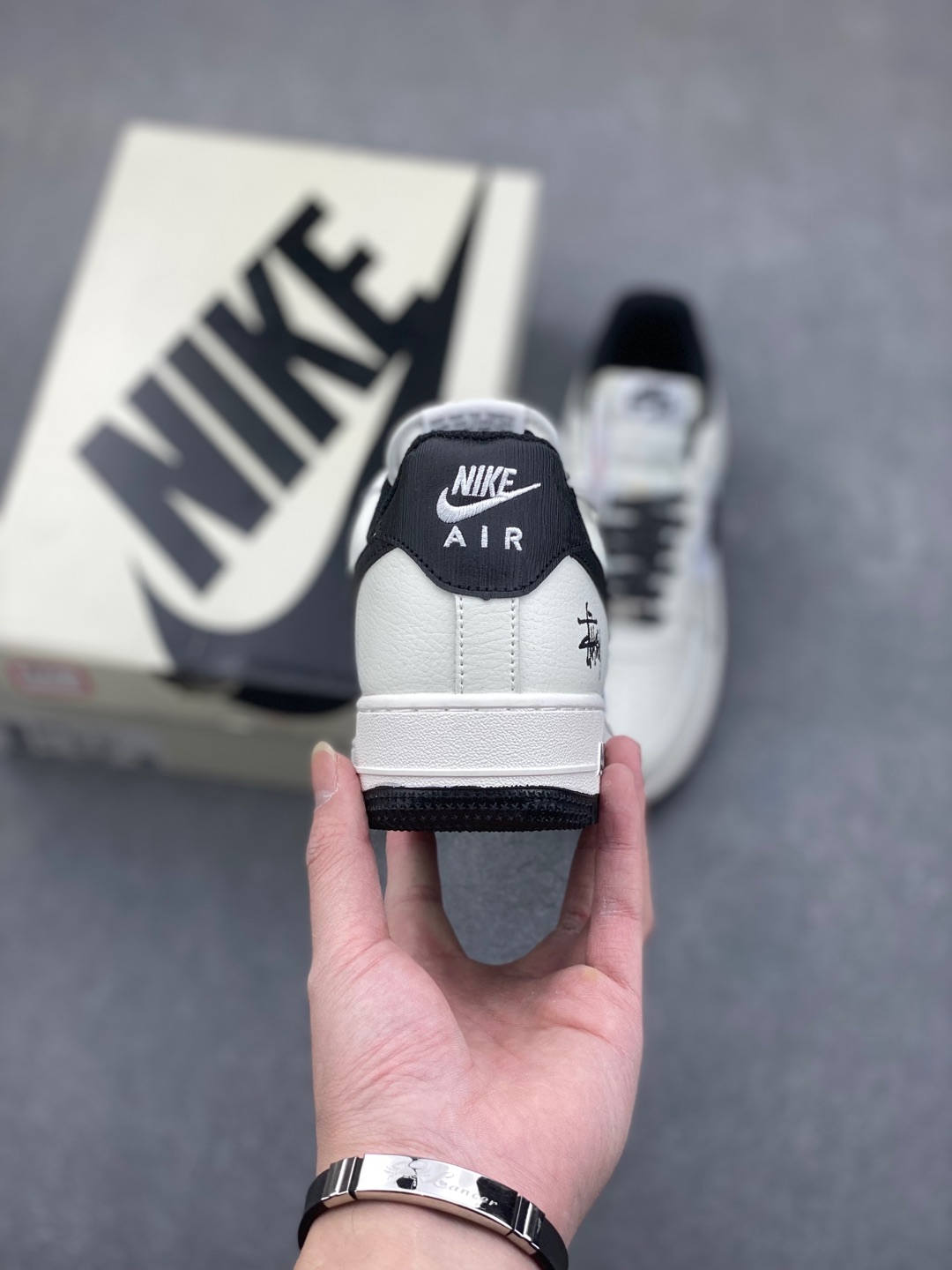 Undefeated x Nike Air Force 1 Low Casual Sneakers - Limited Edition 5 i1735668831429 3928 0 3